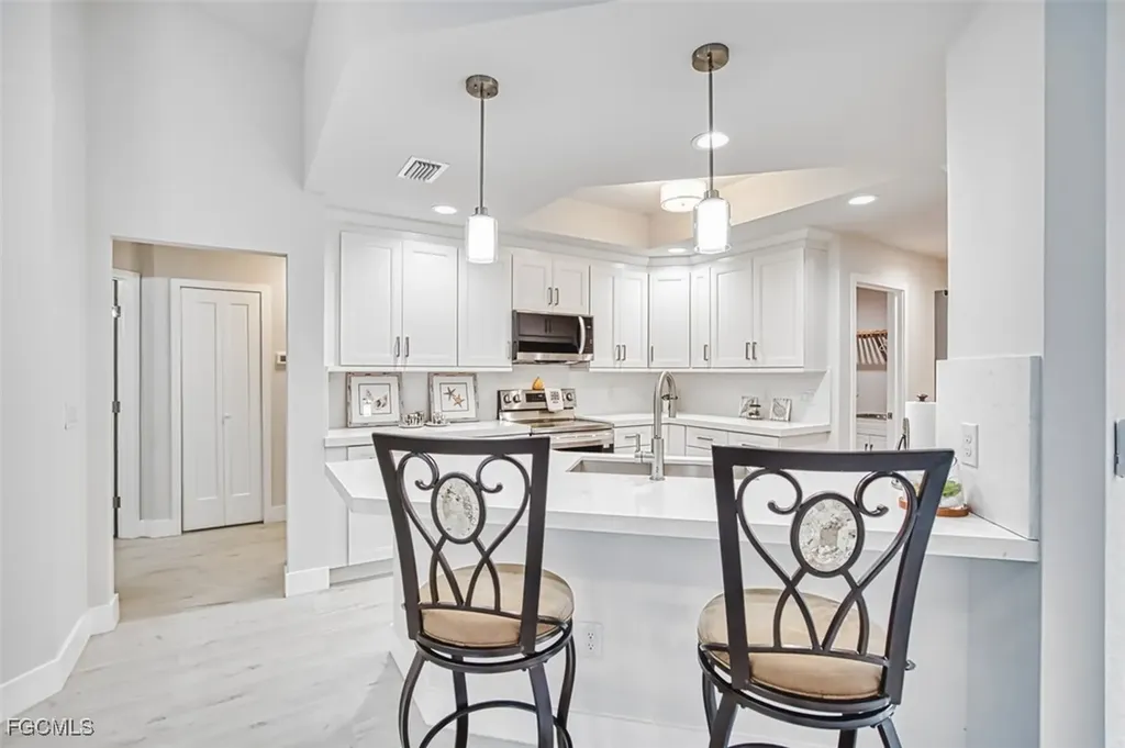 1633 SW 43rd Street Cape Coral FL 33914