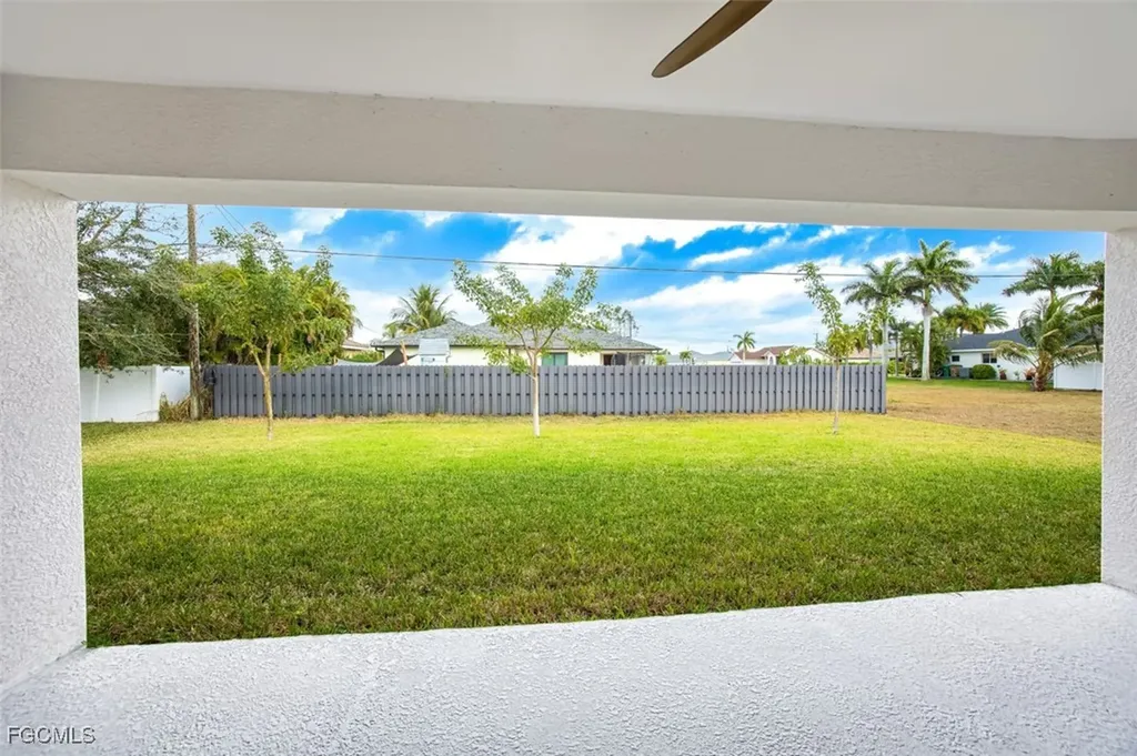1633 SW 43rd Street Cape Coral FL 33914