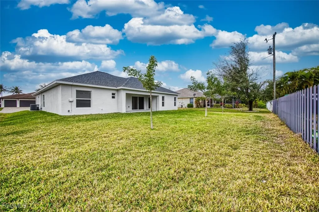 1633 SW 43rd Street Cape Coral FL 33914