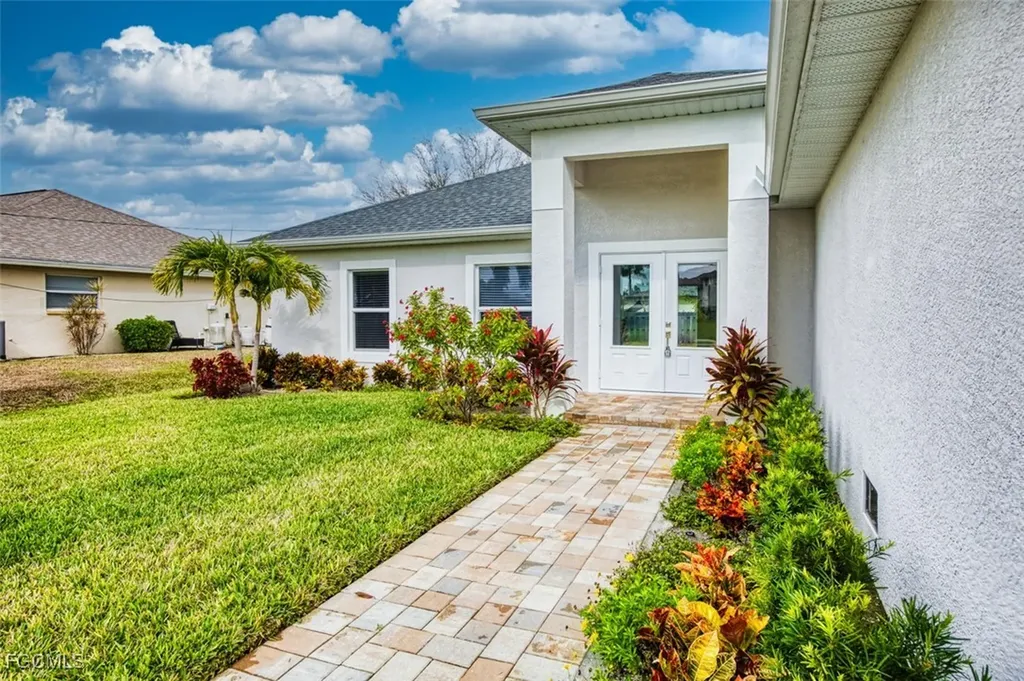 1633 SW 43rd Street Cape Coral FL 33914
