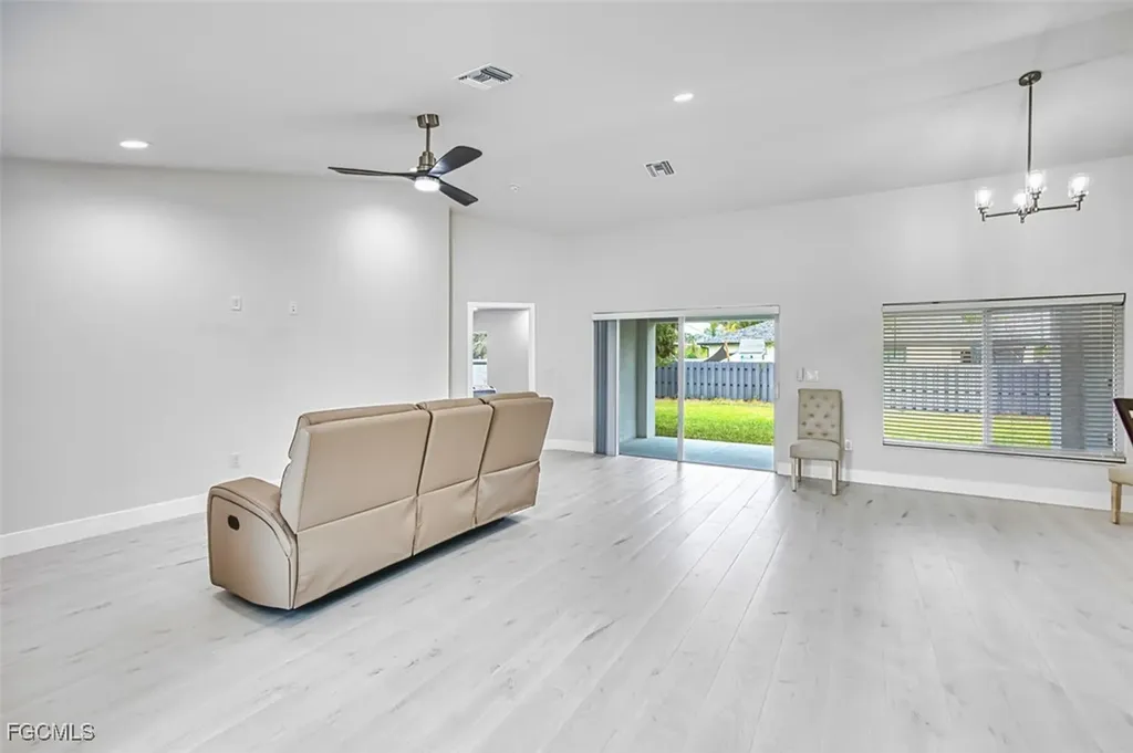 1633 SW 43rd Street Cape Coral FL 33914