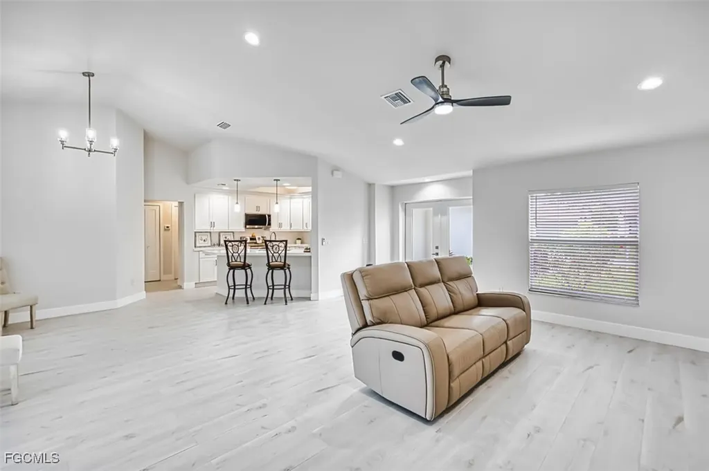 1633 SW 43rd Street Cape Coral FL 33914