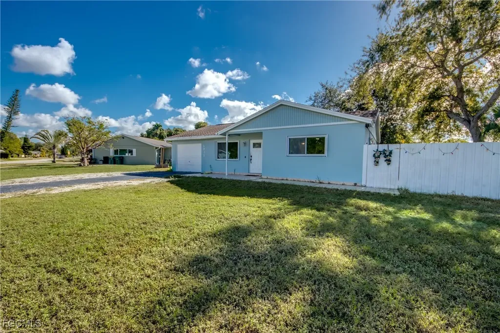2912 Poinciana Drive Naples FL 34105