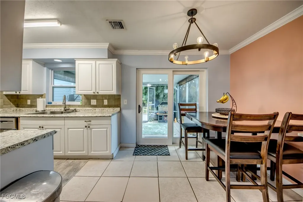 2912 Poinciana Drive Naples FL 34105