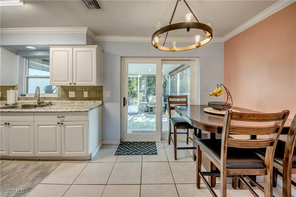2912 Poinciana Drive Naples FL 34105