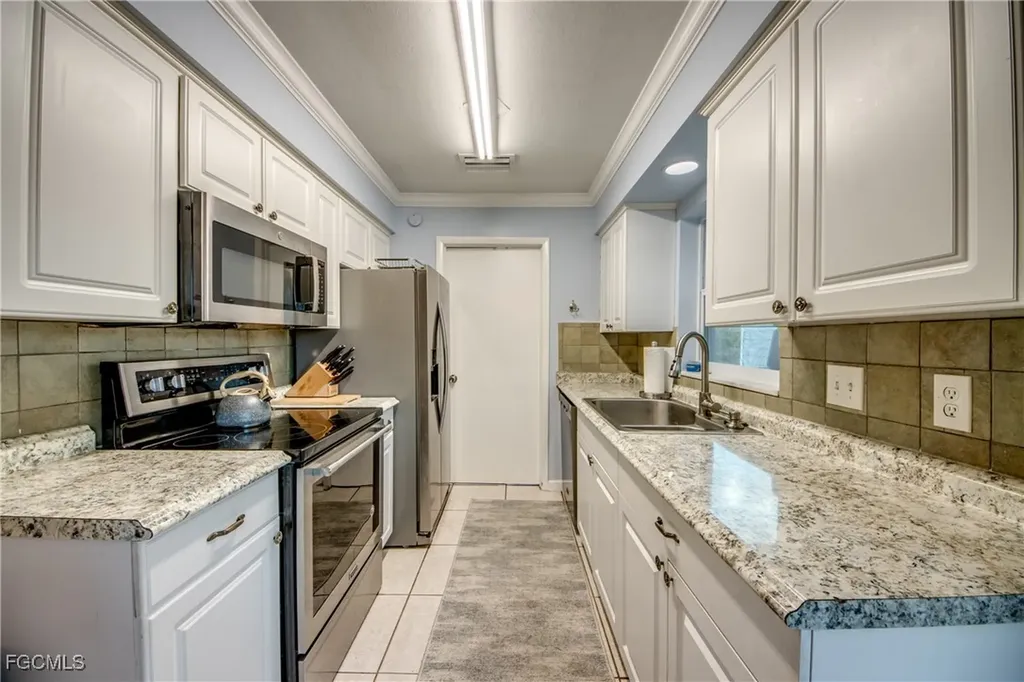 2912 Poinciana Drive Naples FL 34105