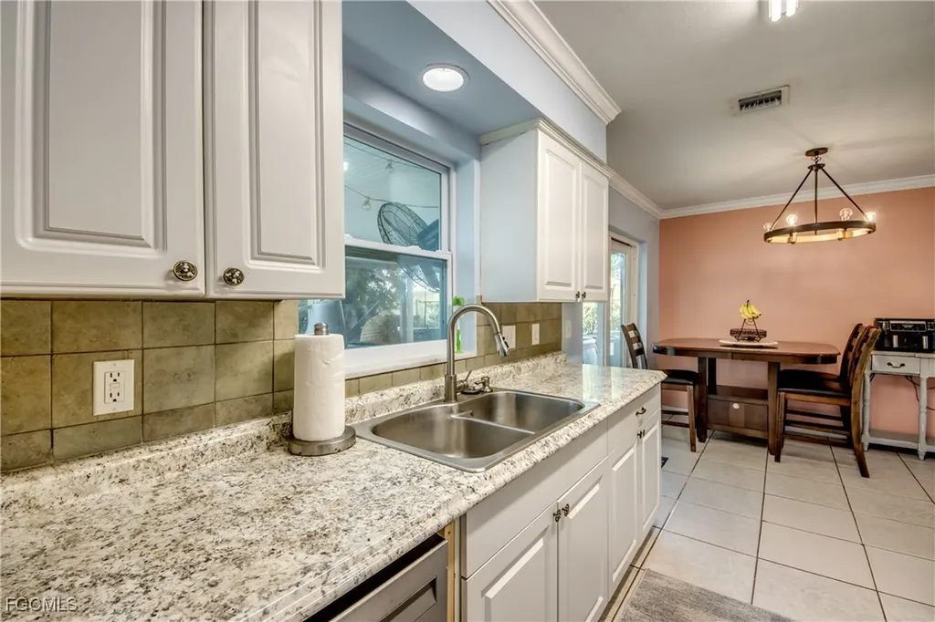 2912 Poinciana Drive Naples FL 34105