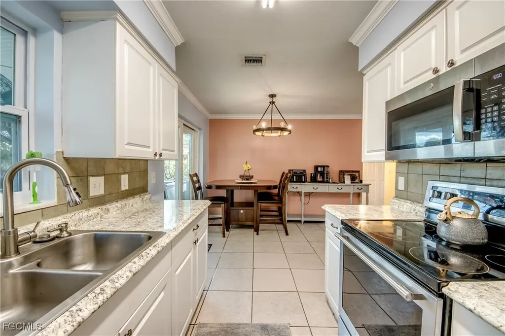 2912 Poinciana Drive Naples FL 34105