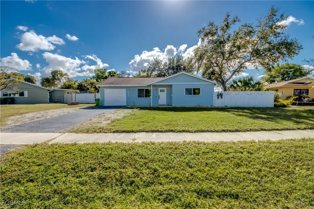 2912 Poinciana Drive Naples FL 34105