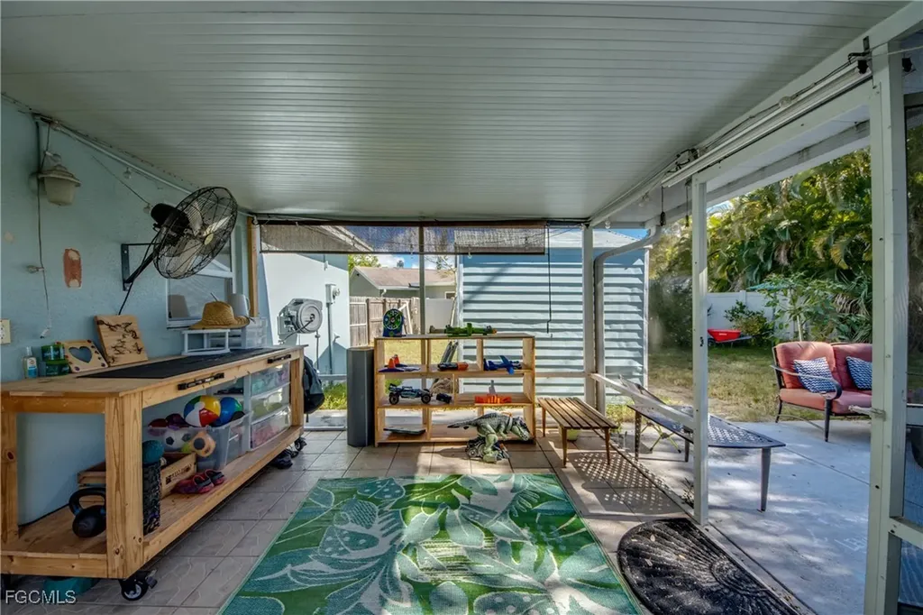 2912 Poinciana Drive Naples FL 34105