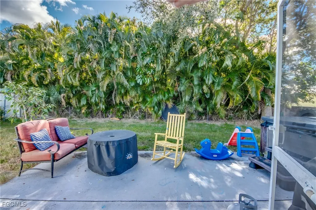 2912 Poinciana Drive Naples FL 34105