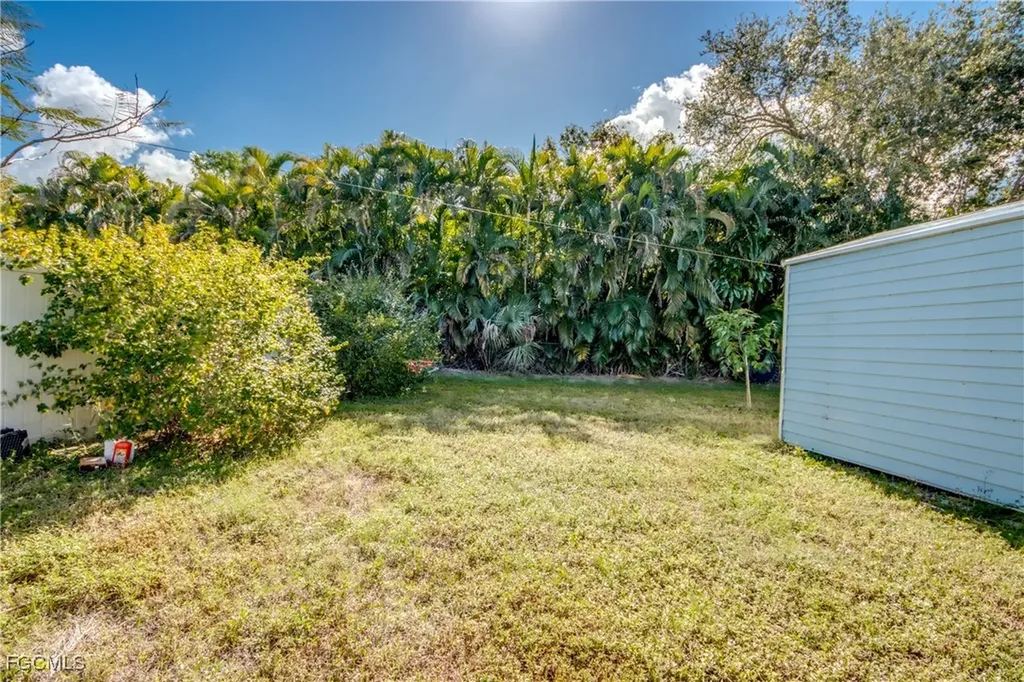 2912 Poinciana Drive Naples FL 34105