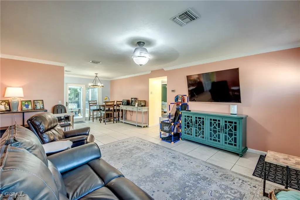 2912 Poinciana Drive Naples FL 34105