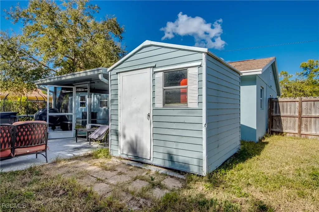 2912 Poinciana Drive Naples FL 34105