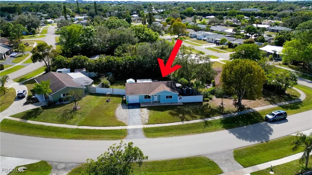 2912 Poinciana Drive Naples FL 34105