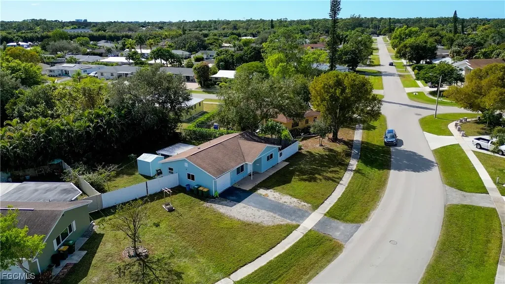 2912 Poinciana Drive Naples FL 34105