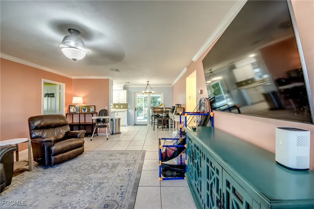 2912 Poinciana Drive Naples FL 34105
