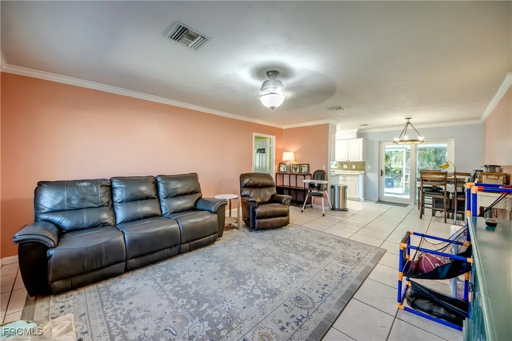 2912 Poinciana Drive Naples FL 34105