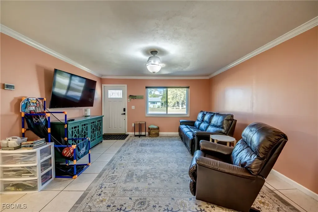 2912 Poinciana Drive Naples FL 34105