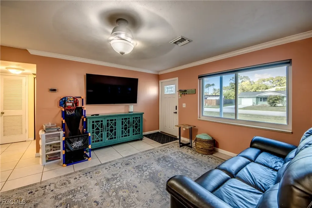 2912 Poinciana Drive Naples FL 34105