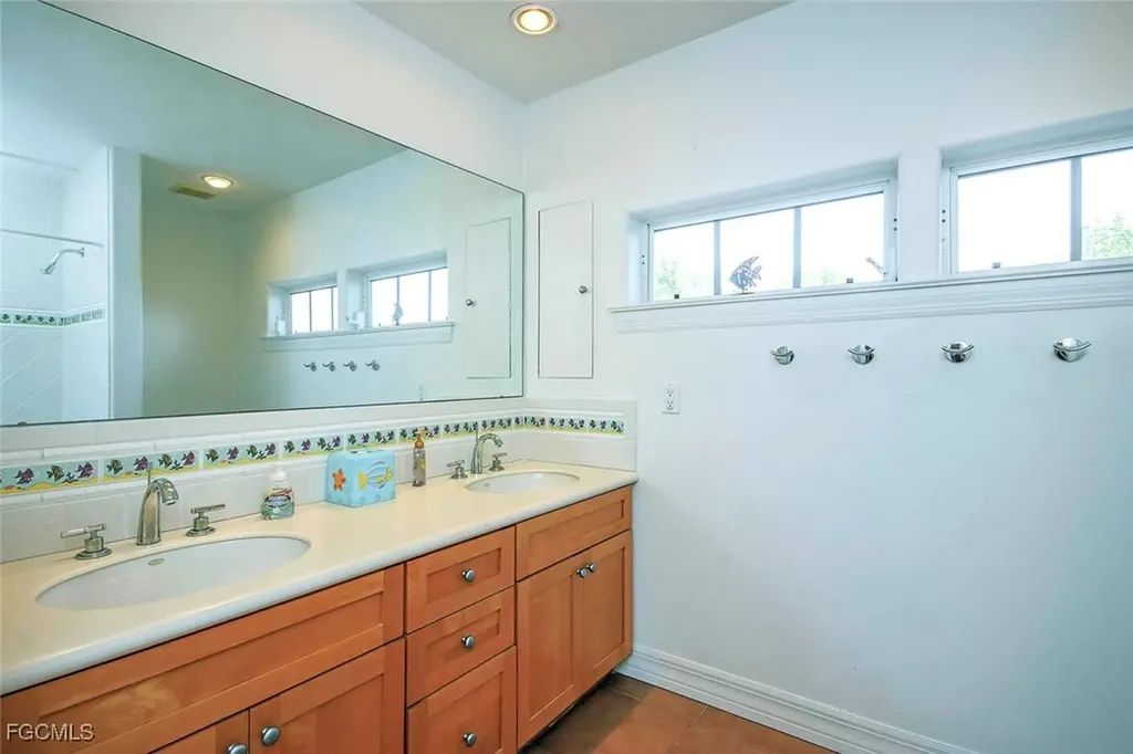 580 Sea Oats Drive Sanibel FL 33957