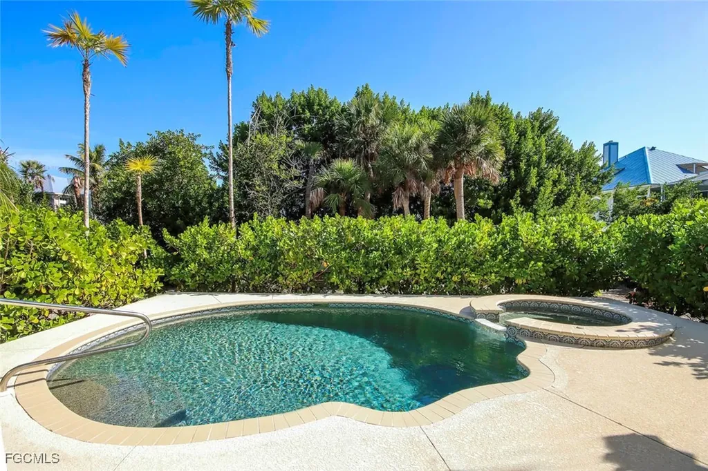 580 Sea Oats Drive Sanibel FL 33957