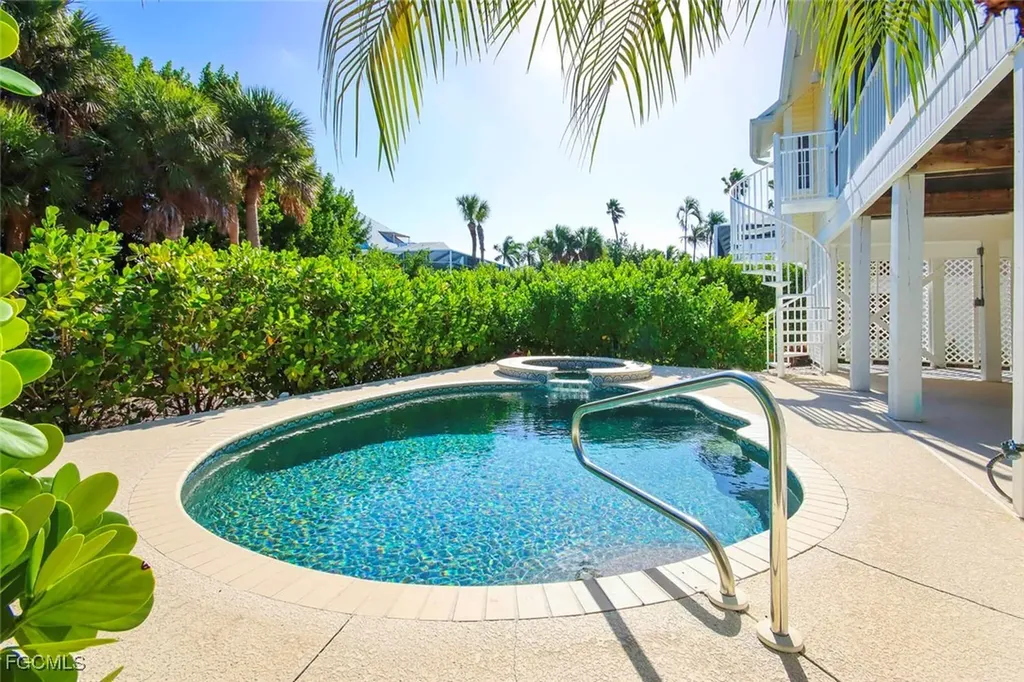 580 Sea Oats Drive Sanibel FL 33957