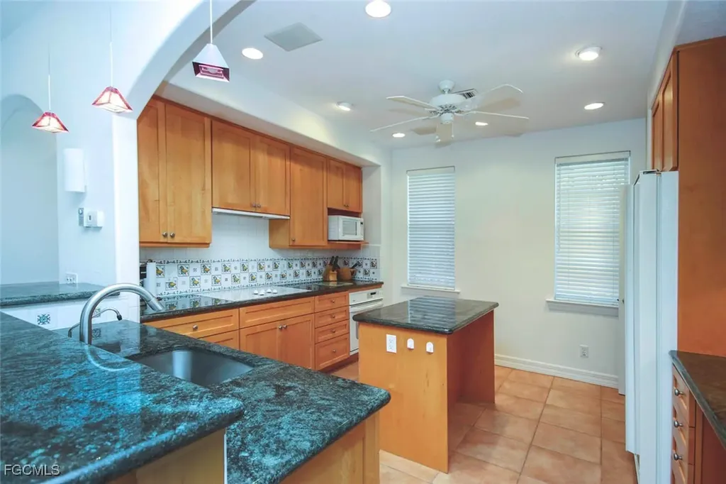 580 Sea Oats Drive Sanibel FL 33957