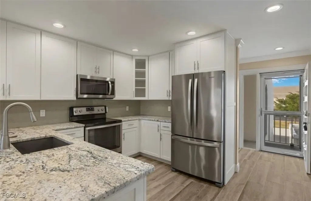 4541 SE 5th Place Cape Coral FL 33904
