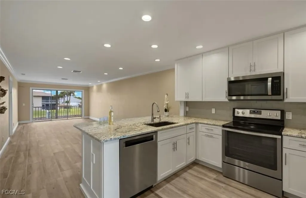 4541 SE 5th Place Cape Coral FL 33904