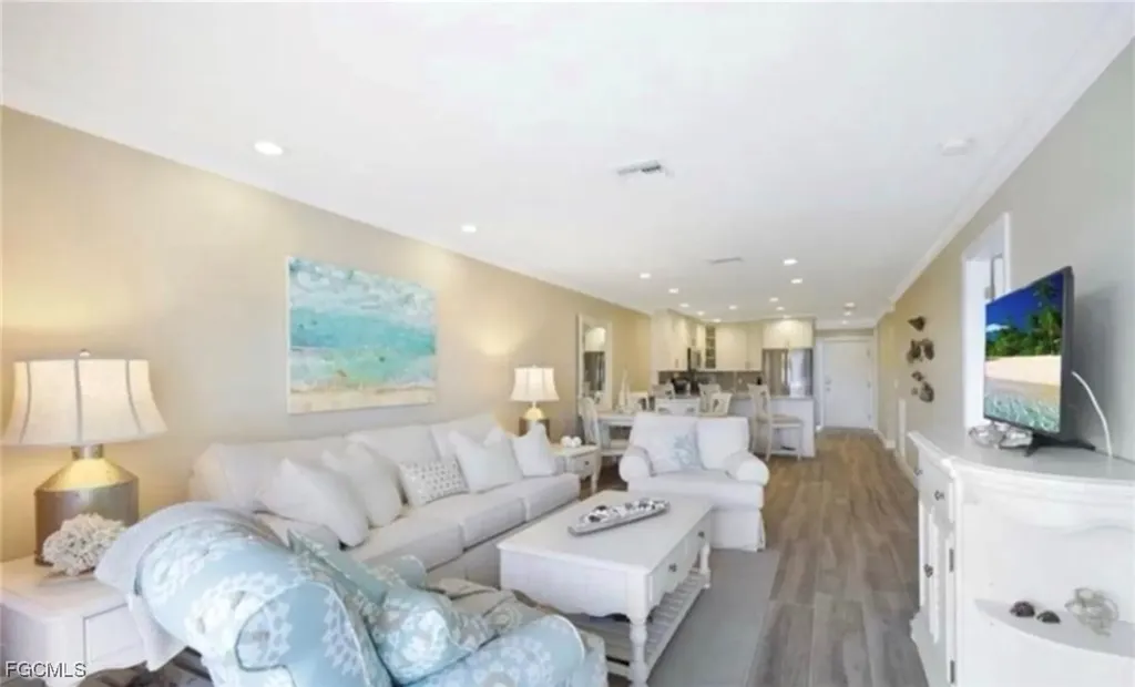 4541 SE 5th Place Cape Coral FL 33904