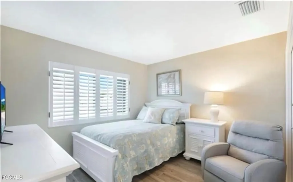 4541 SE 5th Place Cape Coral FL 33904