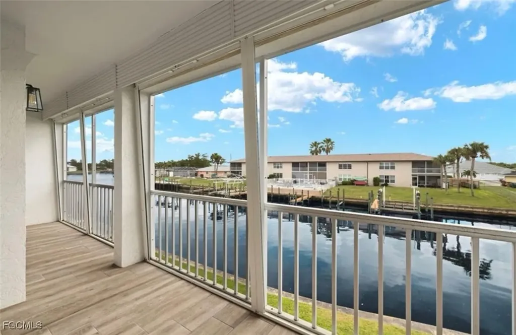 4541 SE 5th Place Cape Coral FL 33904