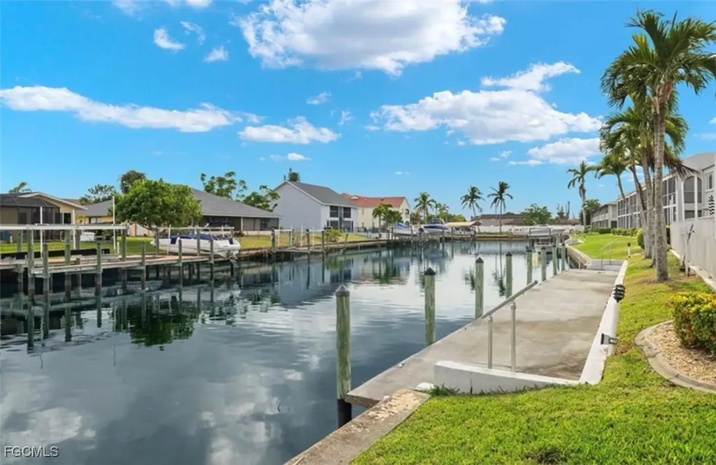 4541 SE 5th Place Cape Coral FL 33904