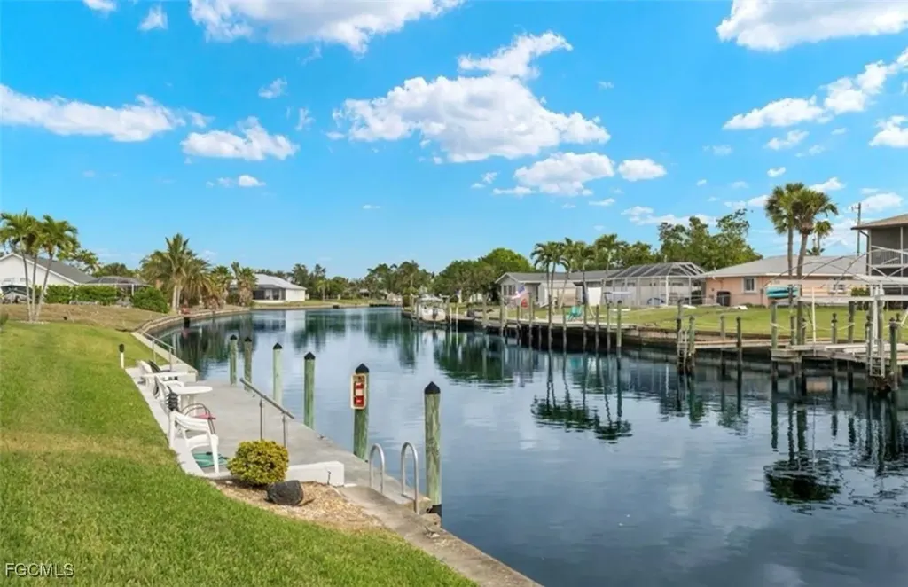 4541 SE 5th Place Cape Coral FL 33904