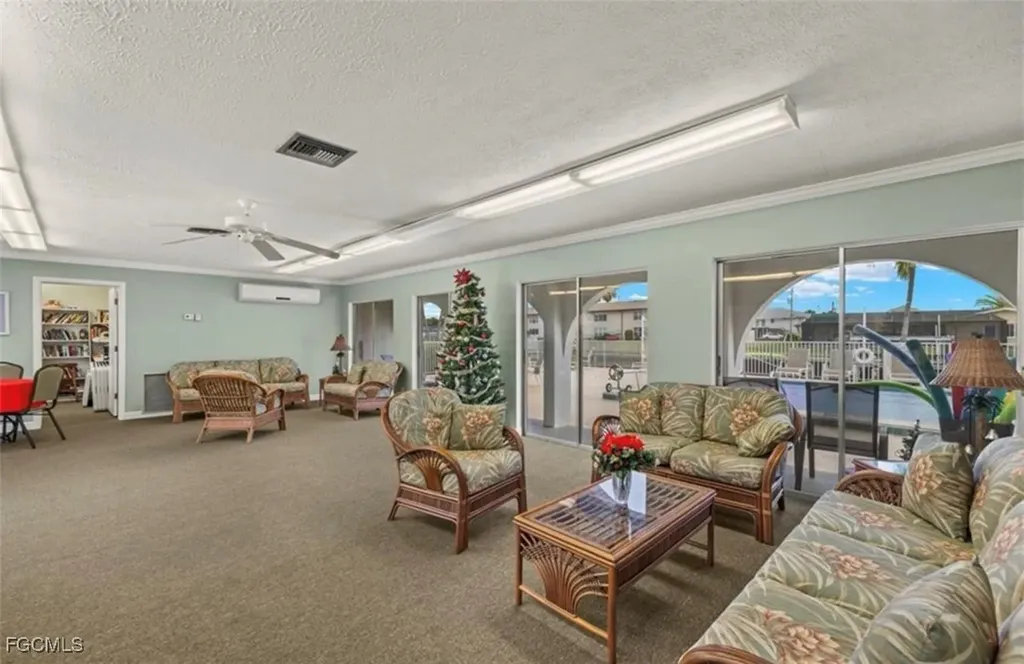 4541 SE 5th Place Cape Coral FL 33904