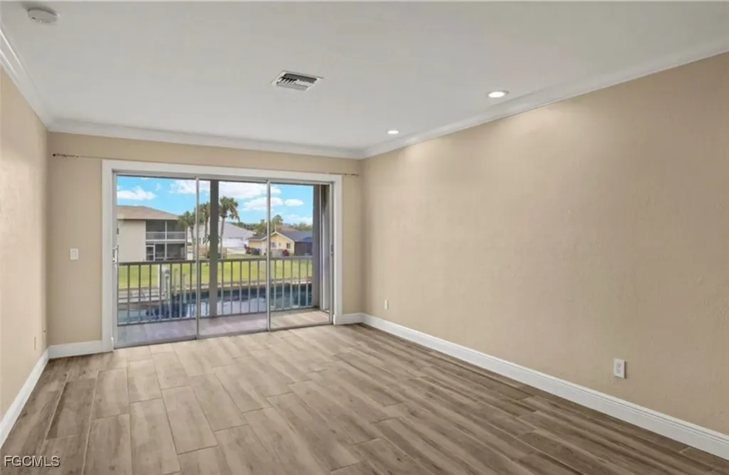 4541 SE 5th Place Cape Coral FL 33904