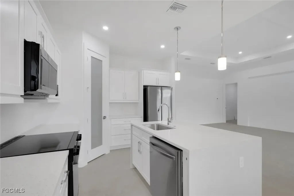 426 NW 3rd Terrace Cape Coral FL 33993