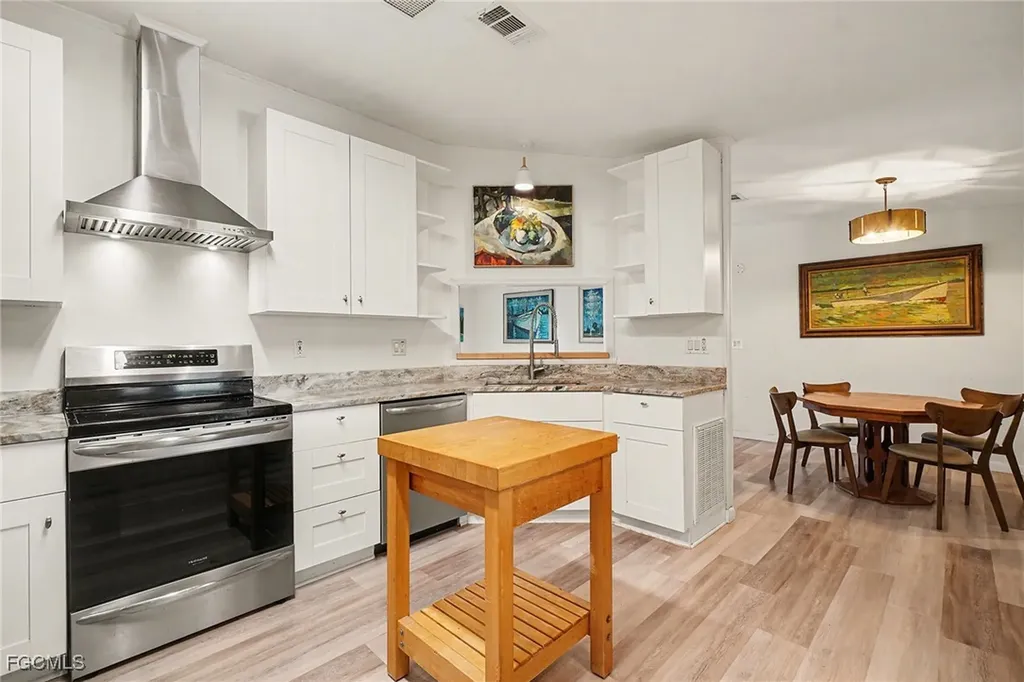 5228 Stringfellow Road St. James City FL 33956