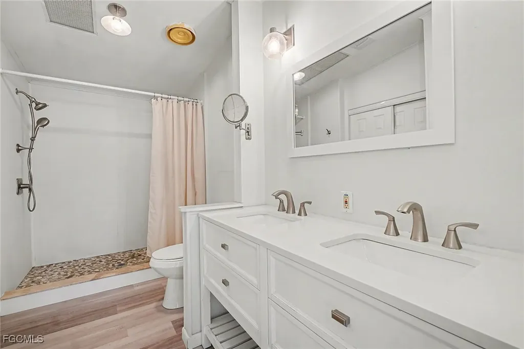 5228 Stringfellow Road St. James City FL 33956