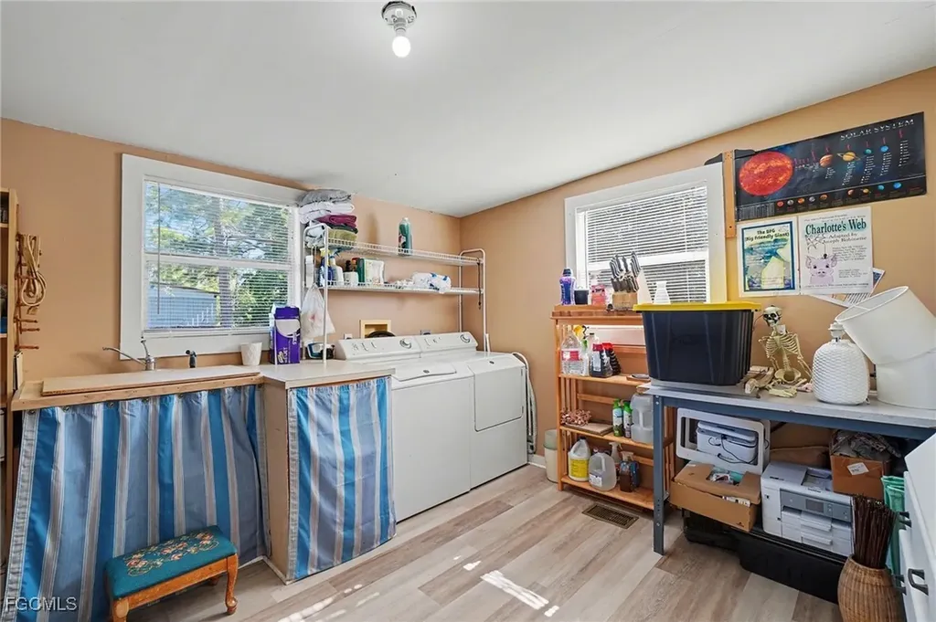 5228 Stringfellow Road St. James City FL 33956