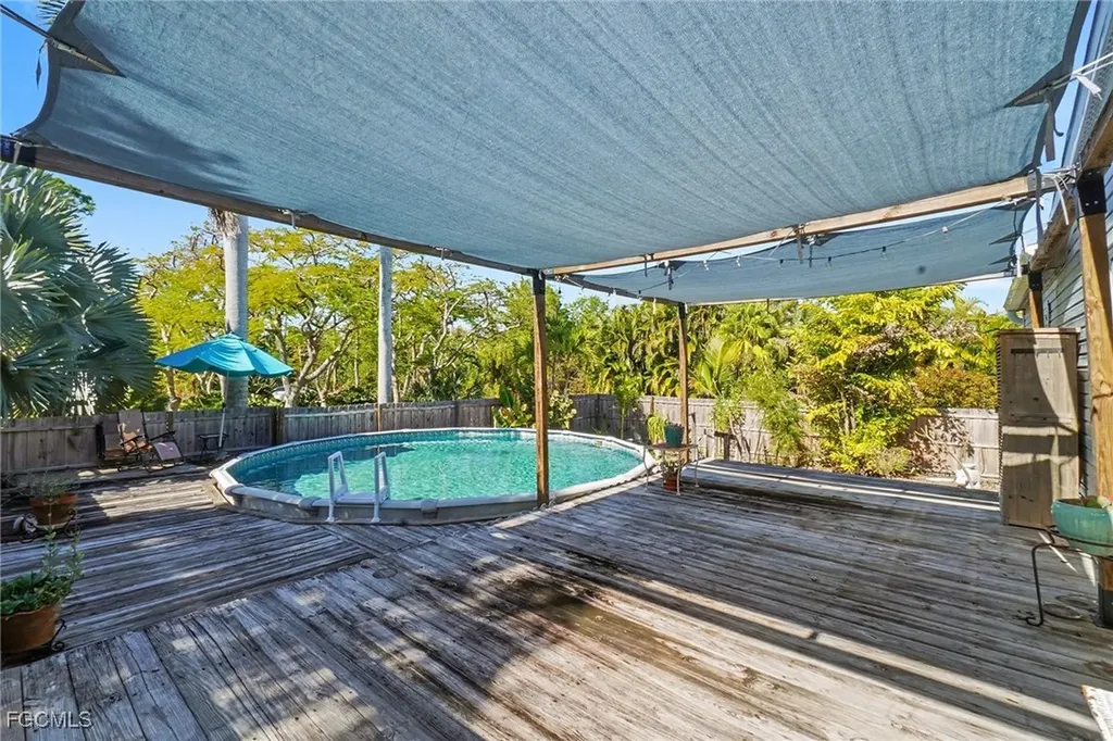 5228 Stringfellow Road St. James City FL 33956