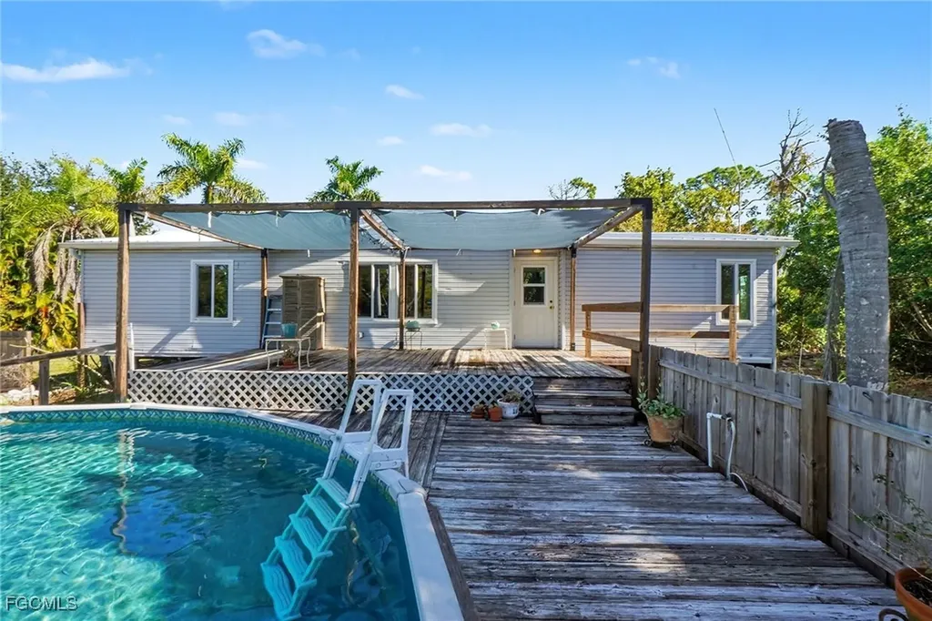 5228 Stringfellow Road St. James City FL 33956