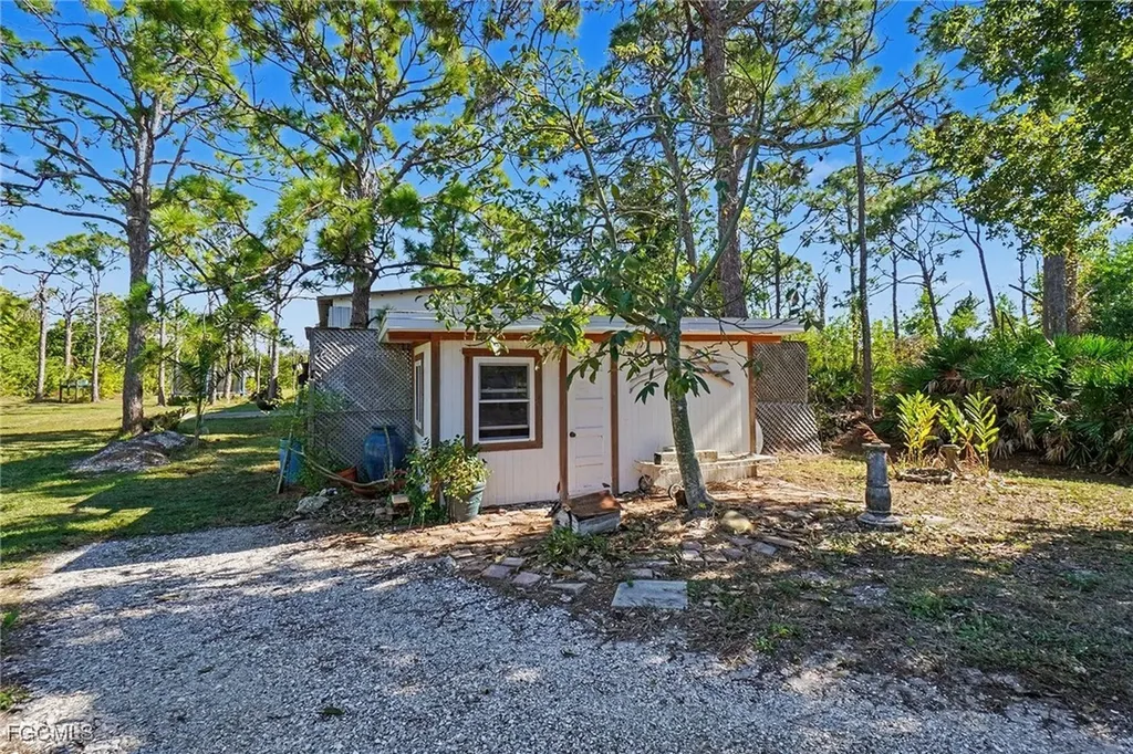 5228 Stringfellow Road St. James City FL 33956