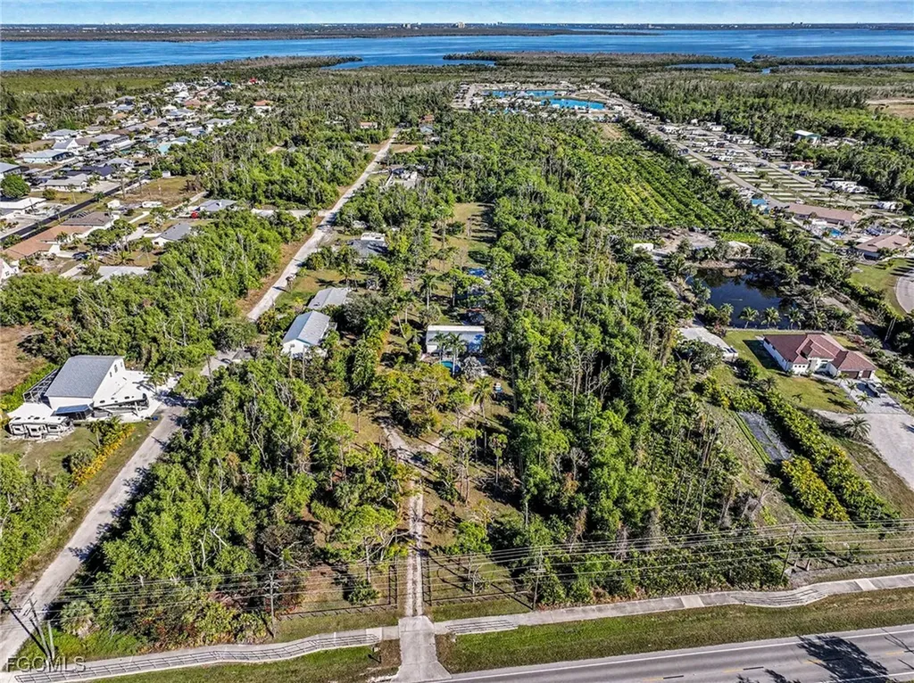 5228 Stringfellow Road St. James City FL 33956