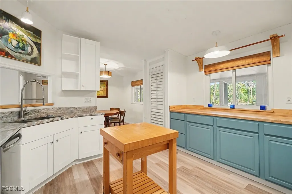 5228 Stringfellow Road St. James City FL 33956