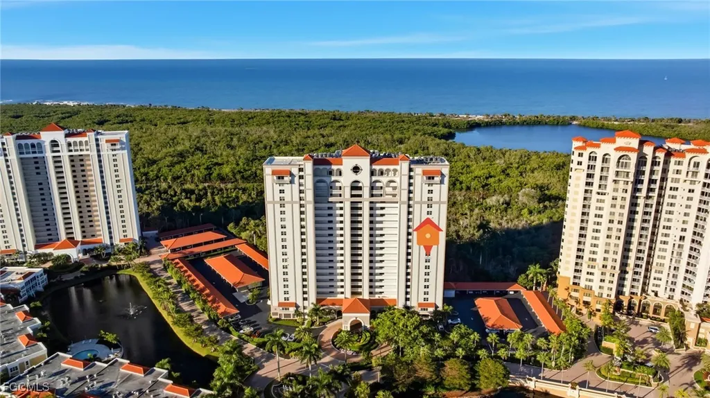 6585 Nicholas Boulevard Naples FL 34108