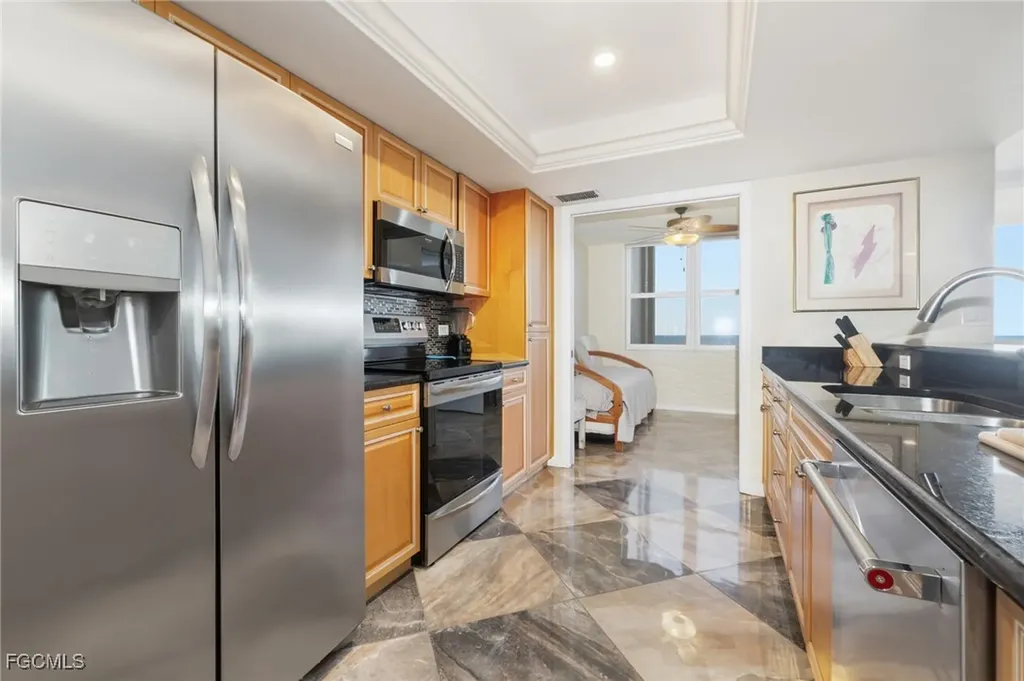 6585 Nicholas Boulevard Naples FL 34108