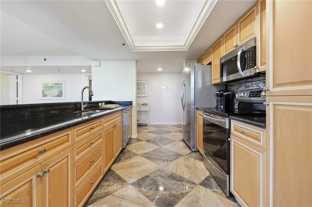 6585 Nicholas Boulevard Naples FL 34108