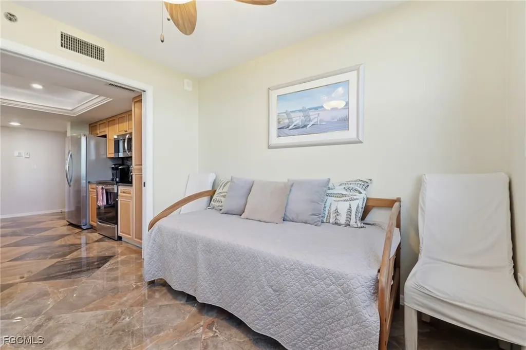 6585 Nicholas Boulevard Naples FL 34108